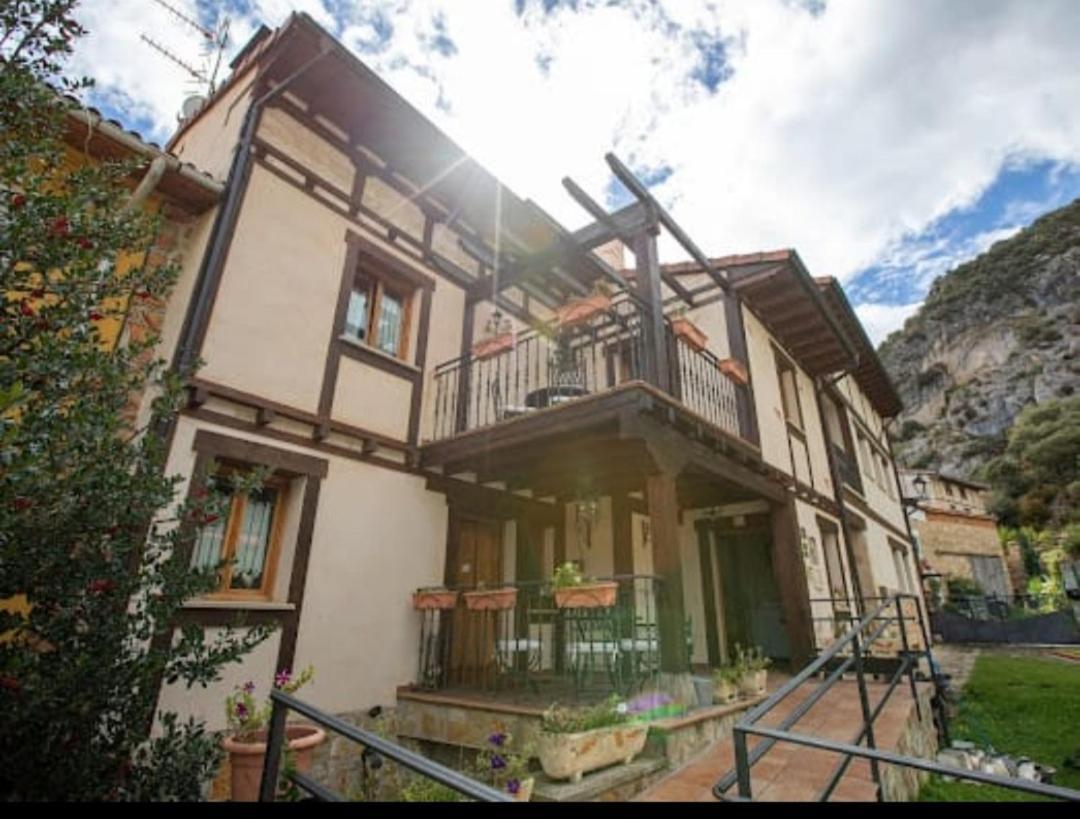 Hotel Rural En Las Cascadas De Tobera ภายนอก รูปภาพ
